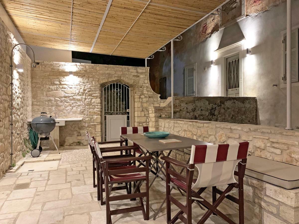 גאיוס Averto Avali מראה חיצוני תמונה